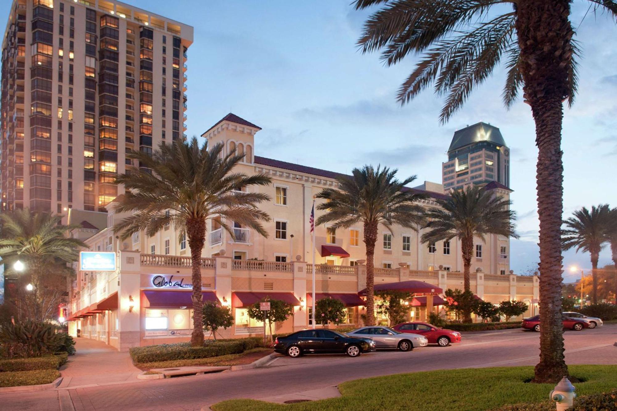 Hampton Inn & Suites St. Petersburg/Downtown Exterior photo