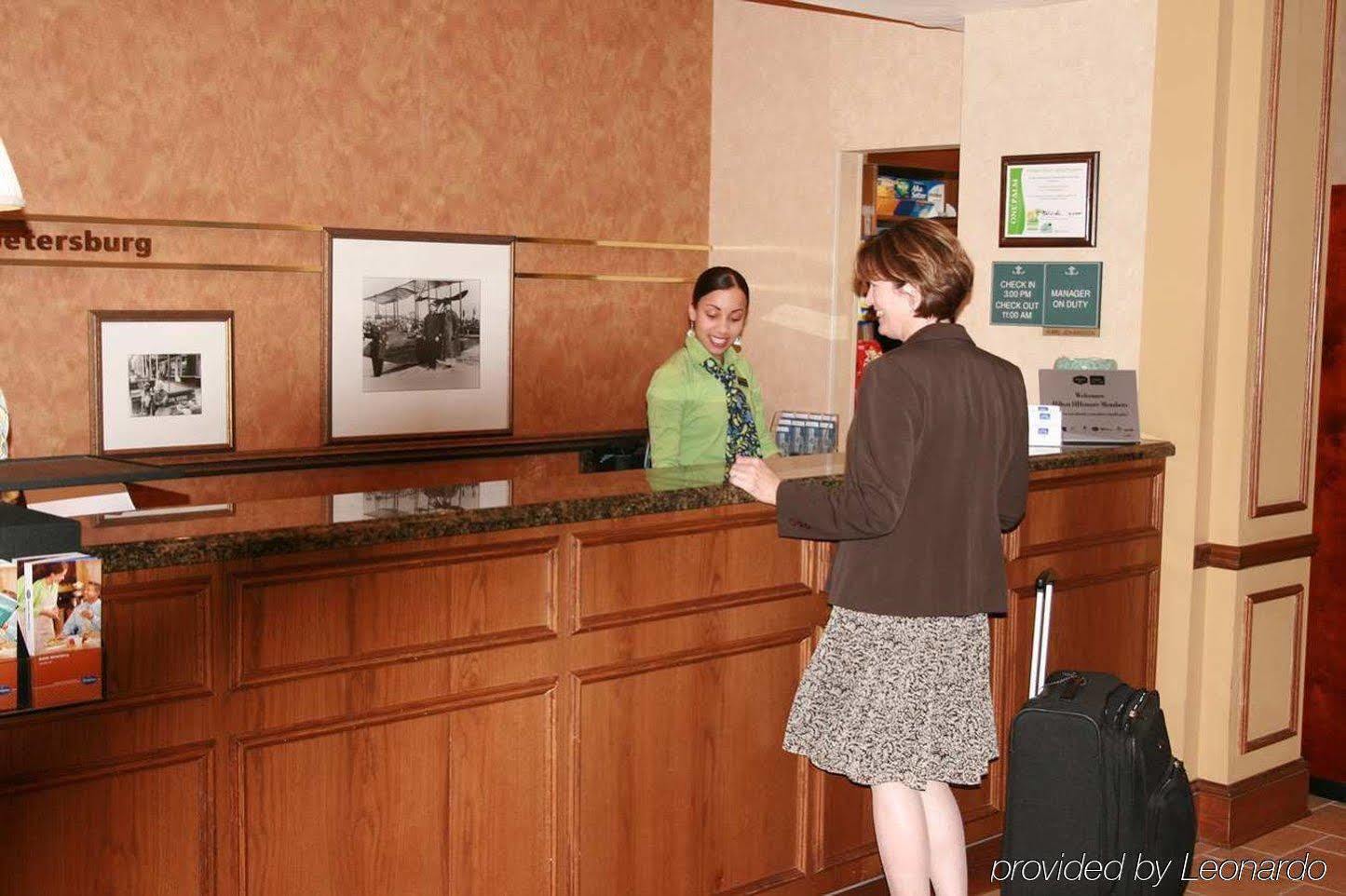 Hampton Inn & Suites St. Petersburg/Downtown Interior photo